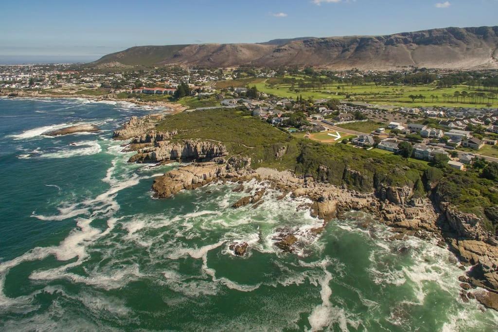 Wild Waters At Kraal Rock On The Cliffs In Hermanus Villa Buitenkant foto