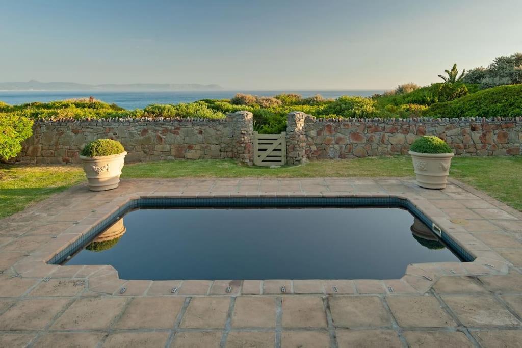 Wild Waters At Kraal Rock On The Cliffs In Hermanus Villa Buitenkant foto